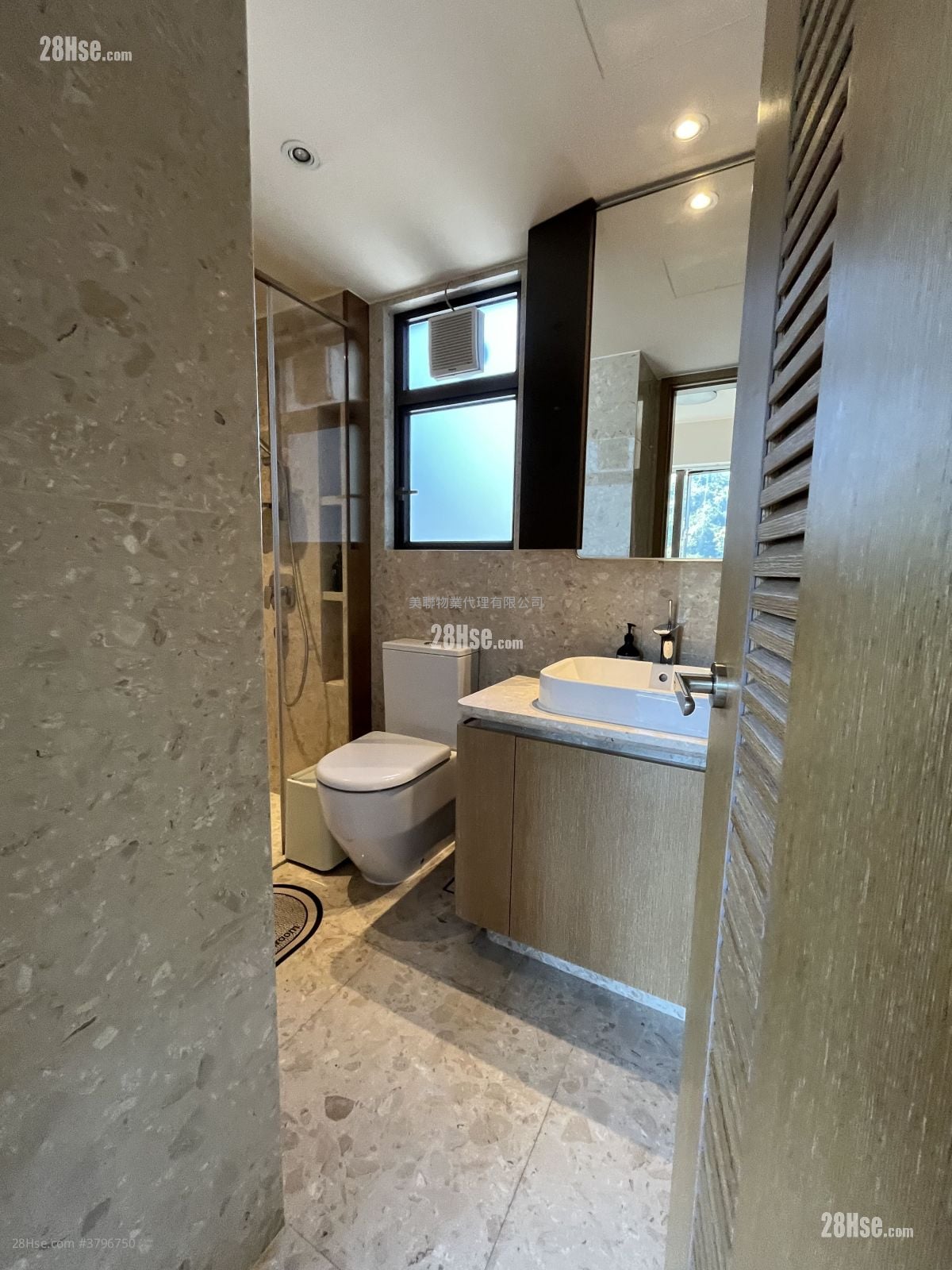 Island Garden Rental 4 Bedrooms , 3 Bathrooms 1,188 ft²