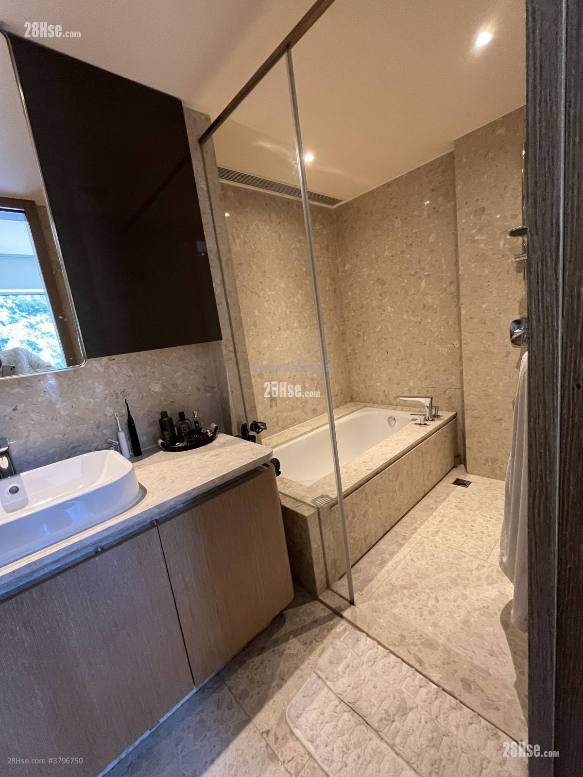 Island Garden Rental 4 Bedrooms , 3 Bathrooms 1,188 ft²