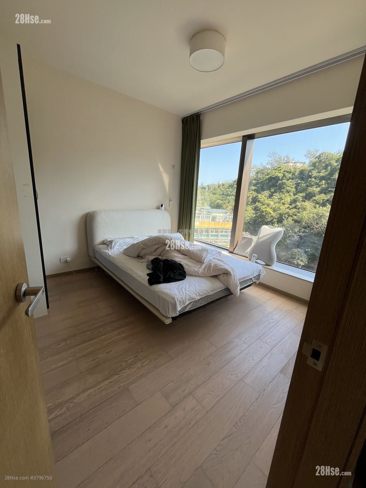 Island Garden Rental 4 Bedrooms , 3 Bathrooms 1,188 ft²