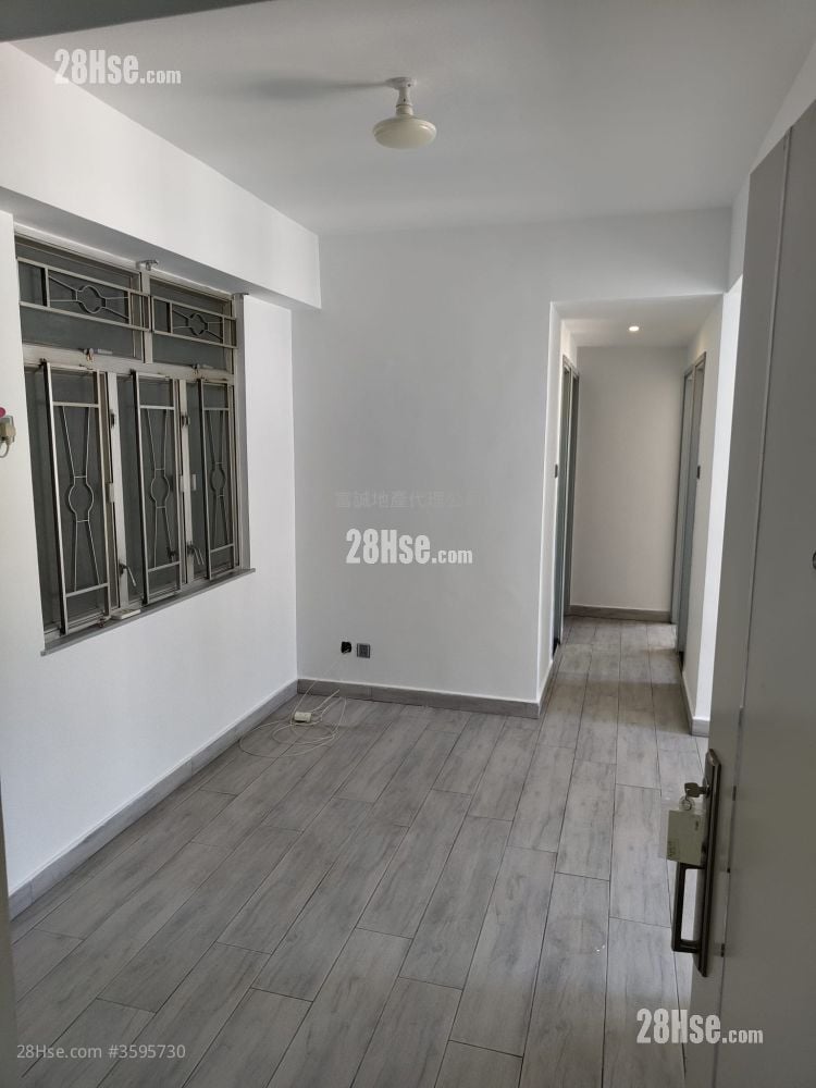 Hsin Kuang Centre Sell 2 Bedrooms , 1 Bathroom 412 ft²