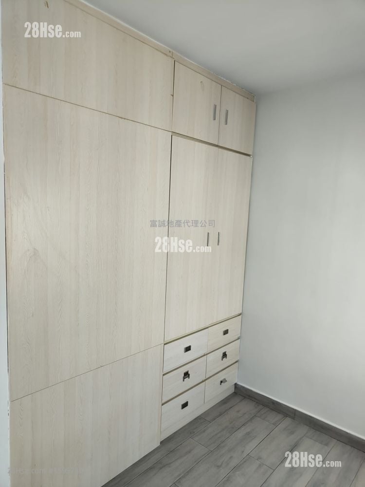 Hsin Kuang Centre Sell 2 Bedrooms , 1 Bathroom 412 ft²