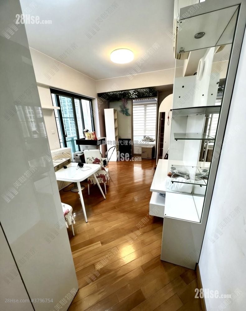 Kingston Lodge Sell 2 Bedrooms , 1 Bathroom 473 ft²