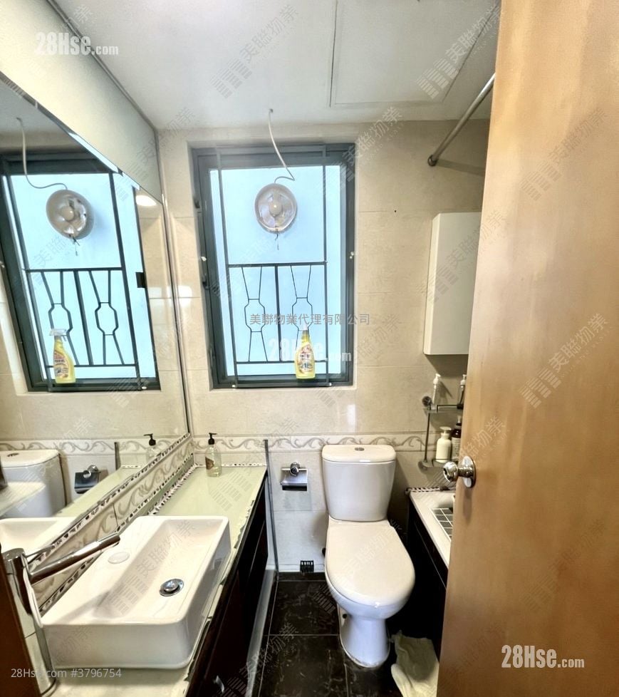 Kingston Lodge Sell 2 Bedrooms , 1 Bathroom 473 ft²