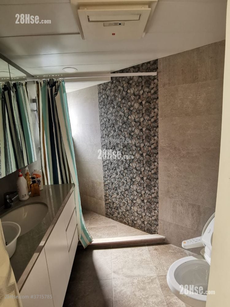 Friends\' House Sell 2 Bedrooms , 1 Bathroom 570 ft²