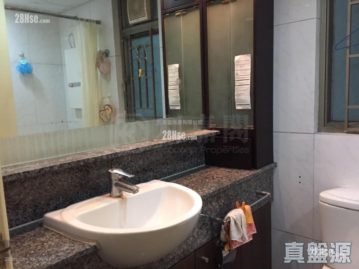 Tseung Kwan O Plaza Sell 2 Bedrooms , 1 Bathroom 459 ft²
