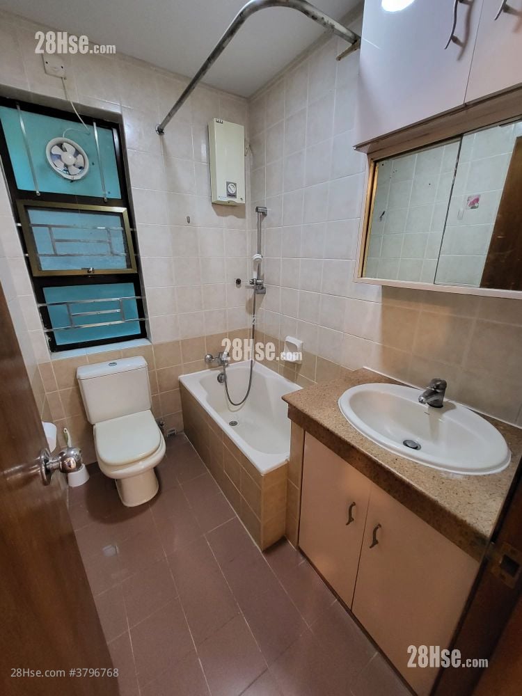 bathroom: Hin Tin Village Rental 3 Bedrooms , 2 Bathrooms