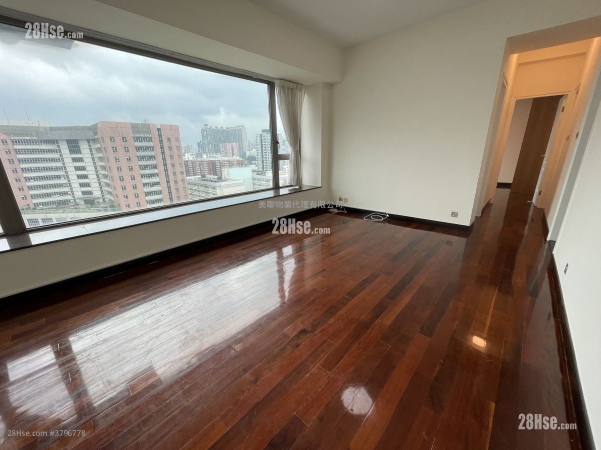 Grand Excelsior Sell 2 Bedrooms , 2 Bathrooms 642 ft²