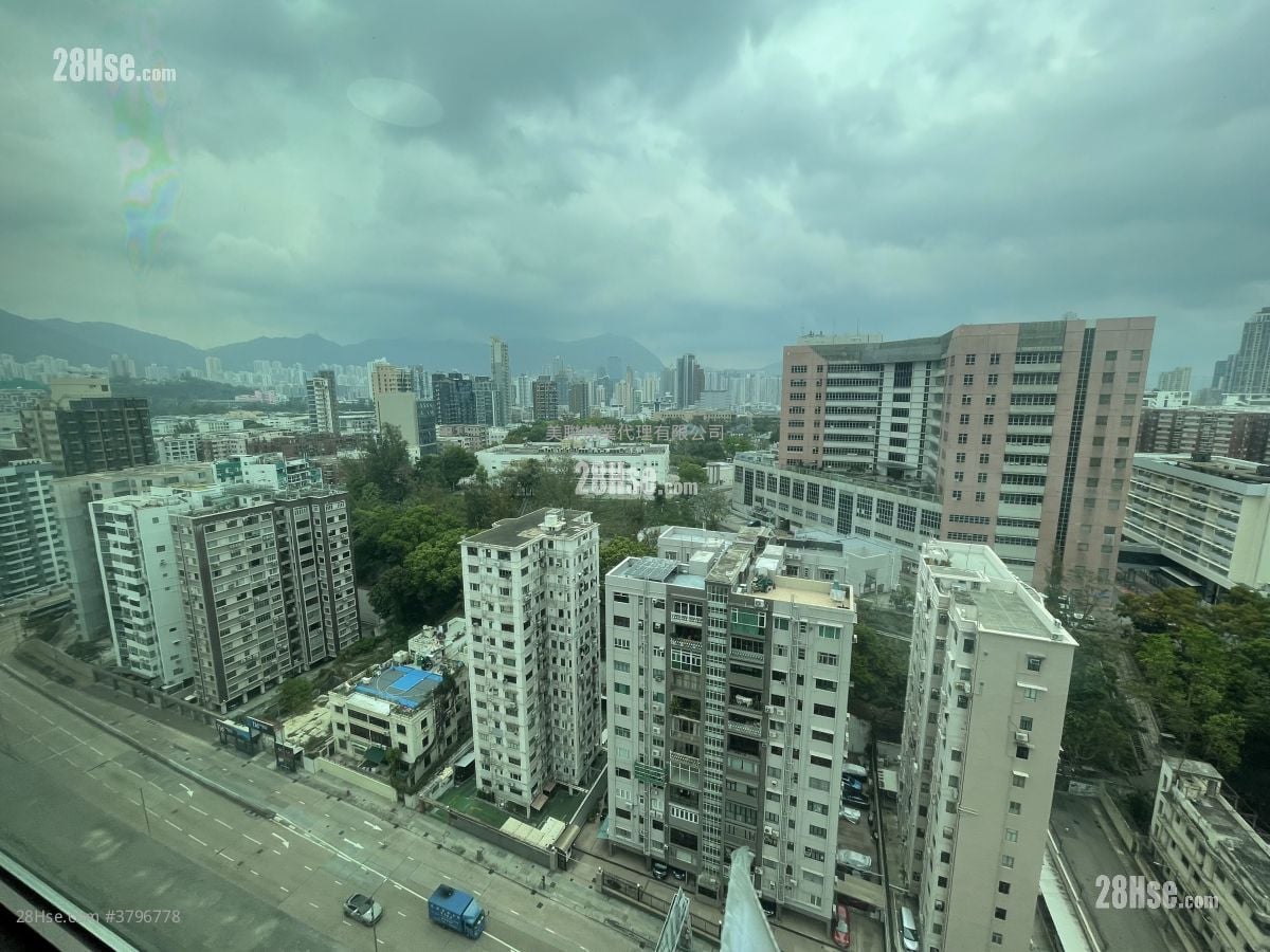 Grand Excelsior Sell 2 Bedrooms , 2 Bathrooms 642 ft²