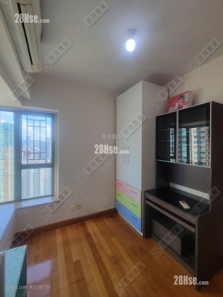 Park Avenue Sell 3 Bedrooms , 2 Bathrooms 777 ft²