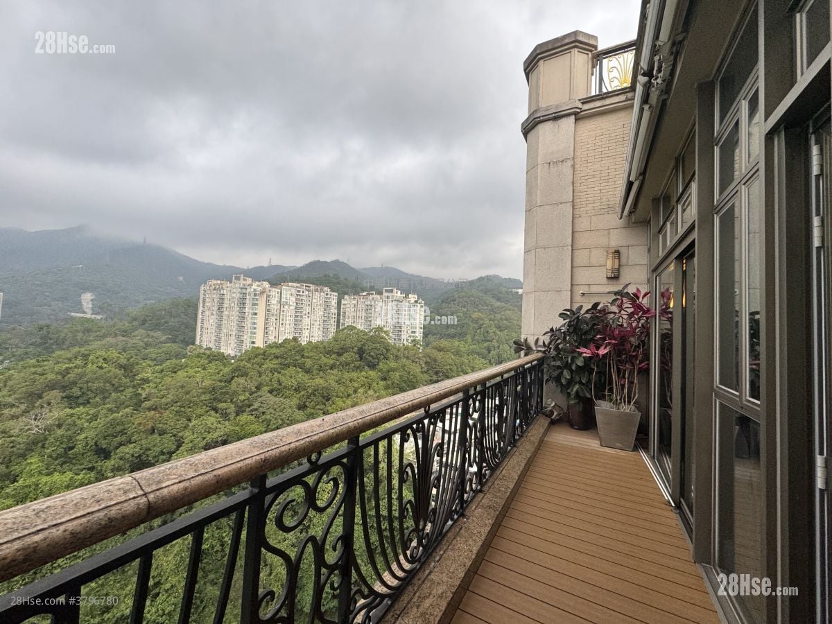 The Great Hill Sell 4 Bedrooms 2,295 ft²