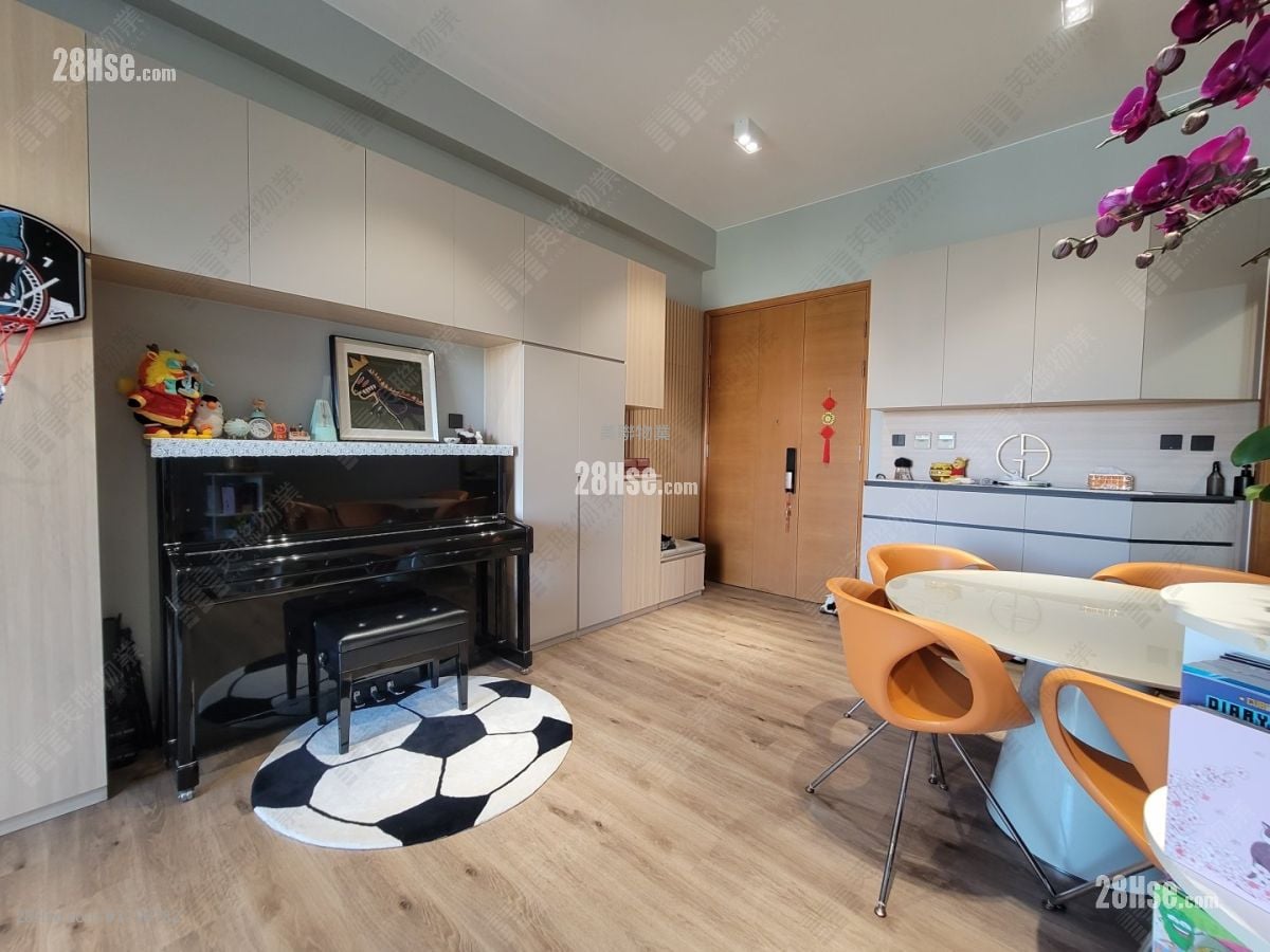 Peak One Sell 4 Bedrooms , 2 Bathrooms 1,084 ft²