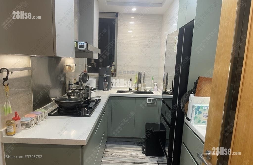 Peak One Sell 4 Bedrooms , 2 Bathrooms 1,084 ft²