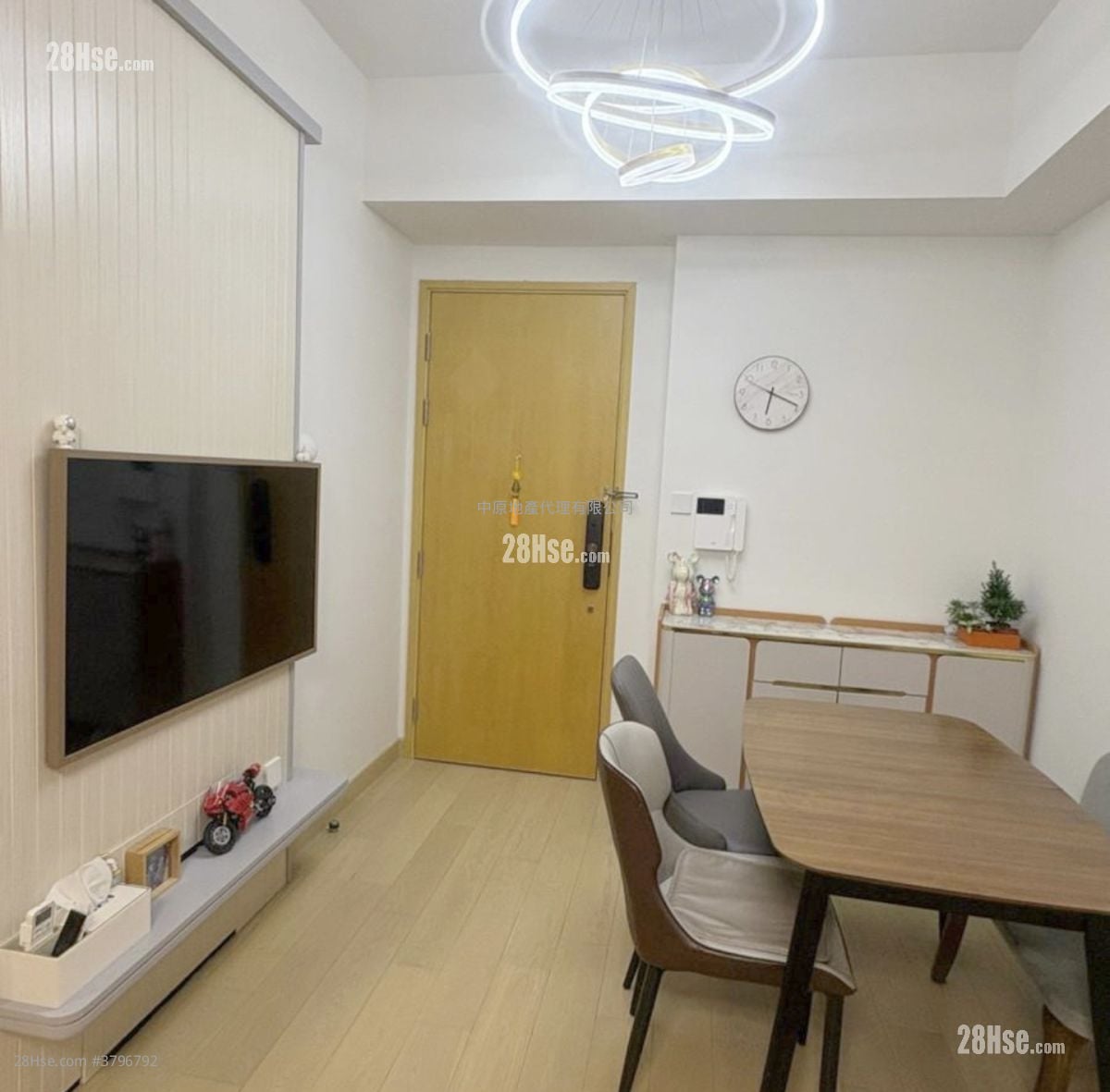 Marini Sell 2 Bedrooms , 1 Bathroom 545 ft²