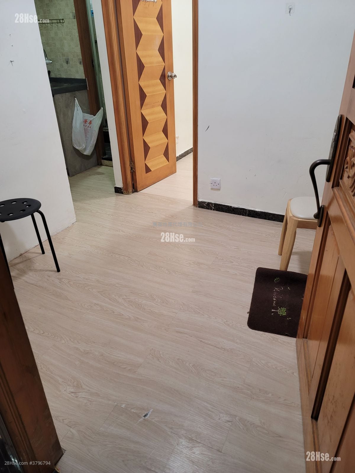 Shun King Building Rental 2 Bedrooms , 1 Bathroom 216 ft²