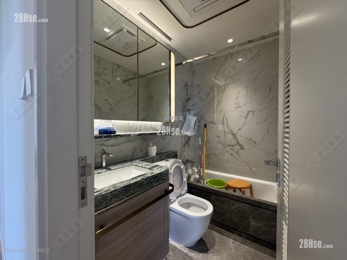 Monaco Rental 3 Bedrooms , 2 Bathrooms 827 ft²