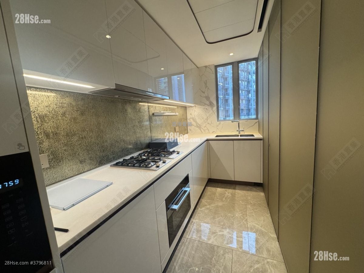 Monaco Rental 3 Bedrooms , 2 Bathrooms 827 ft²
