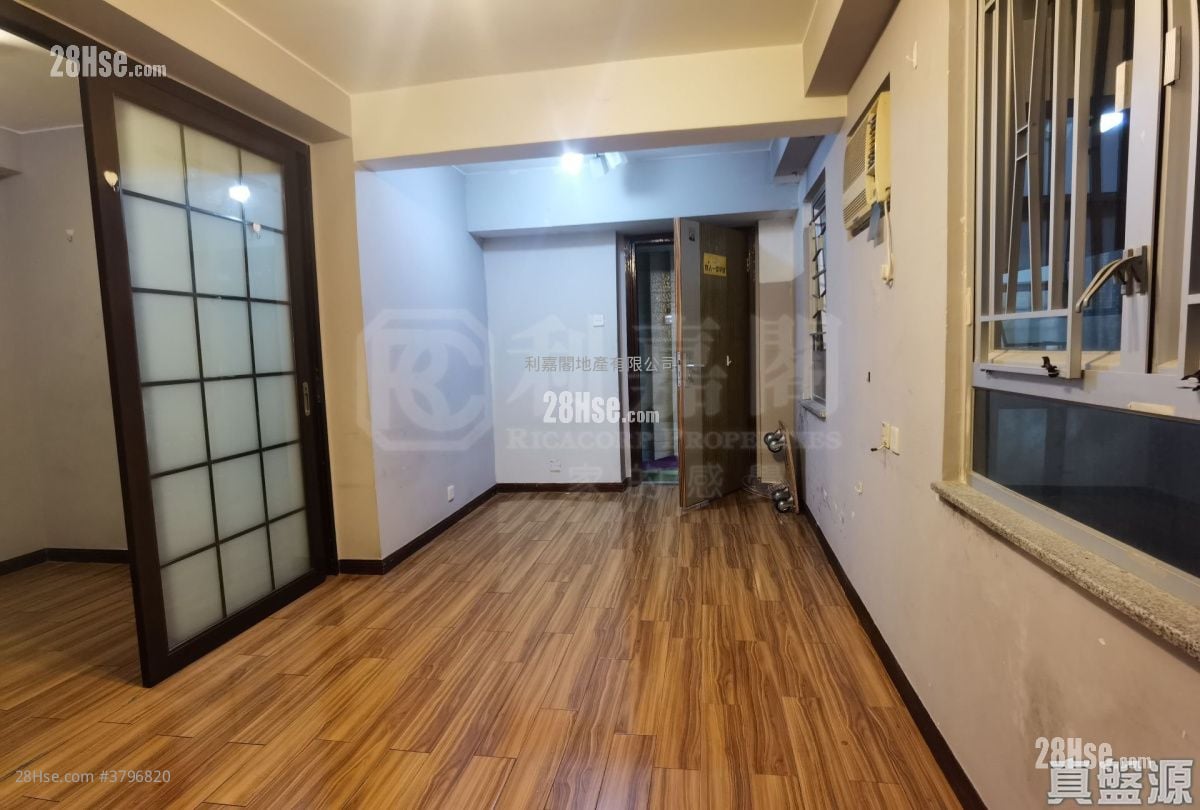 Lucky Plaza Sell 2 Bedrooms 348 ft²