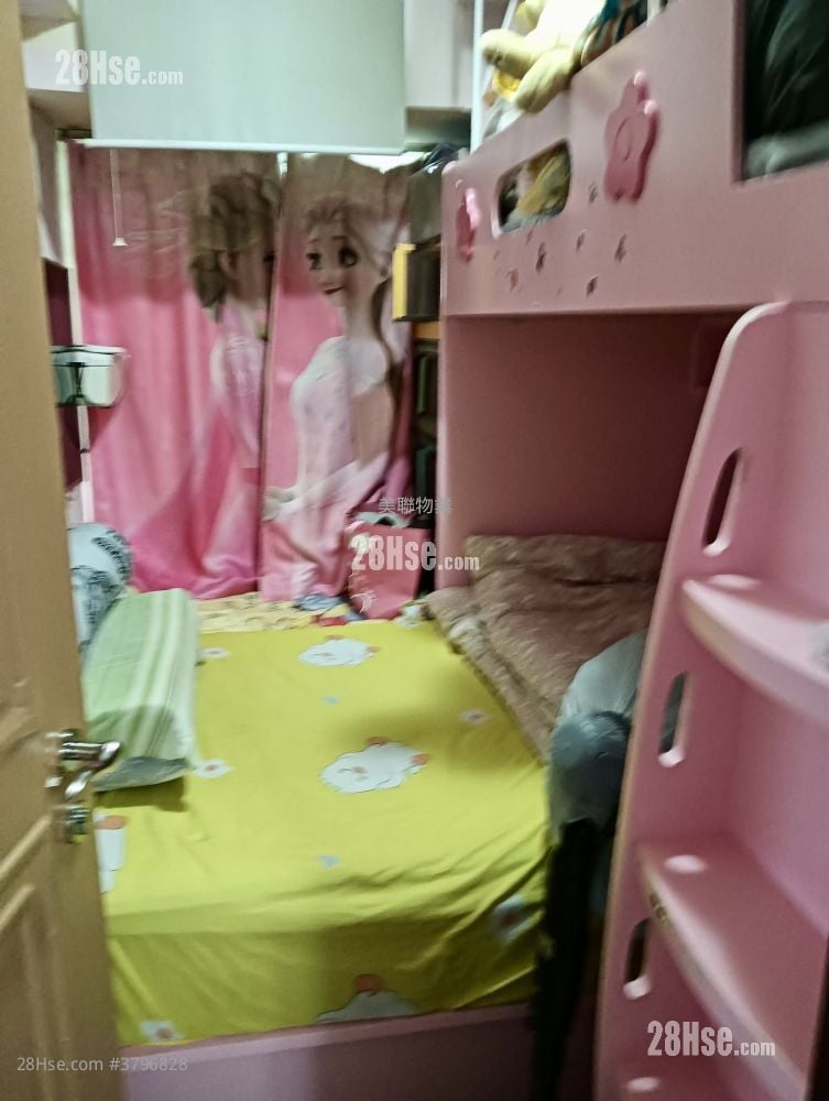 Central Park Towers Sell 2 Bedrooms , 1 Bathroom 496 ft²