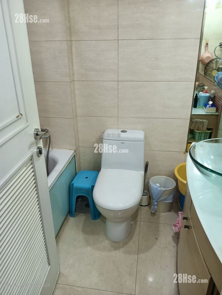 Central Park Towers Sell 2 Bedrooms , 1 Bathroom 496 ft²