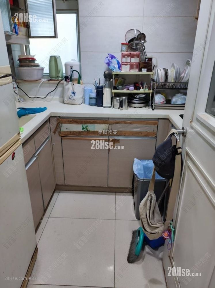 Central Park Towers Sell 2 Bedrooms , 1 Bathroom 496 ft²