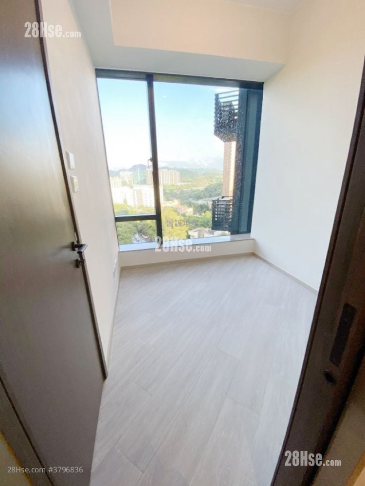 The Royale Sell 1 Bedroom , 1 Bathroom 292 ft²