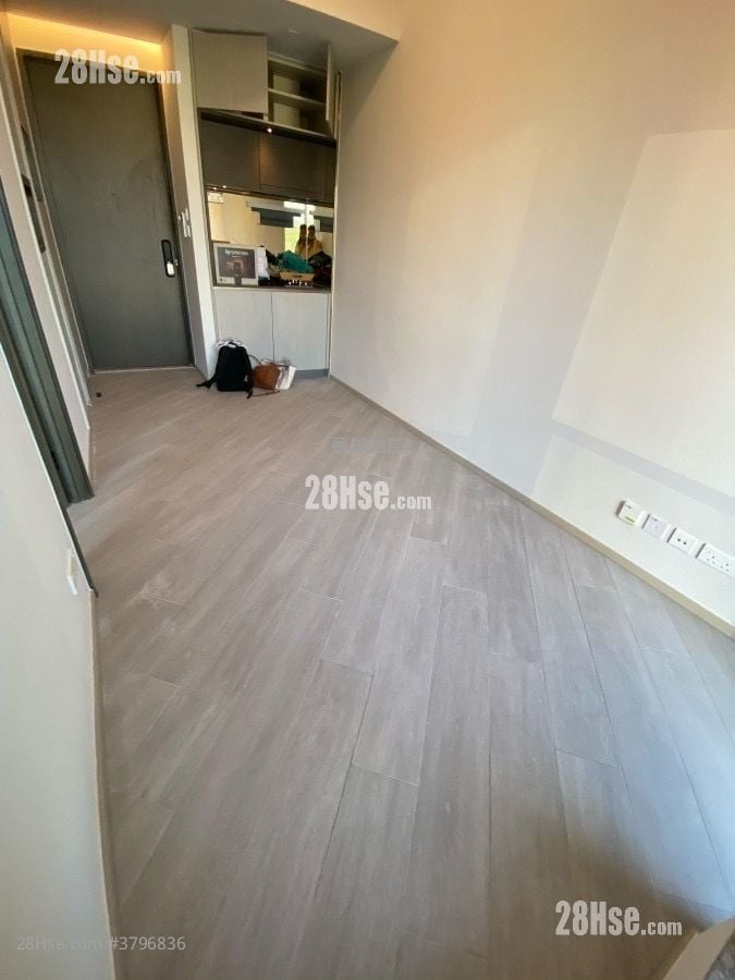 The Royale Sell 1 Bedroom , 1 Bathroom 292 ft²