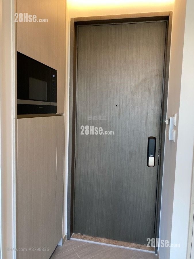 The Royale Sell 1 Bedroom , 1 Bathroom 292 ft²