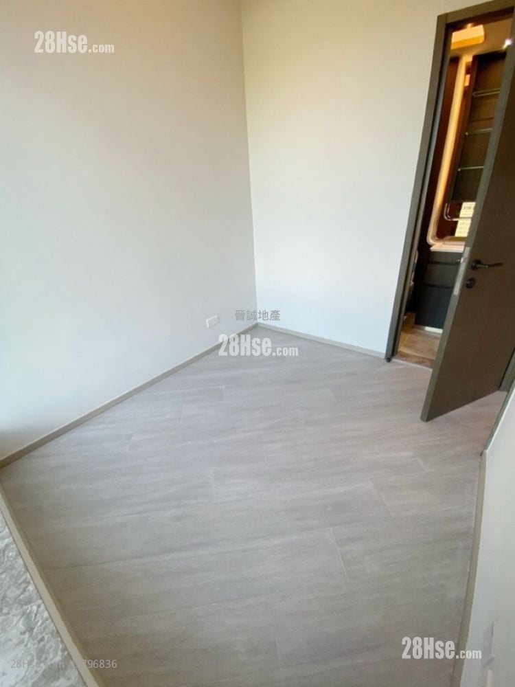 The Royale Sell 1 Bedroom , 1 Bathroom 292 ft²