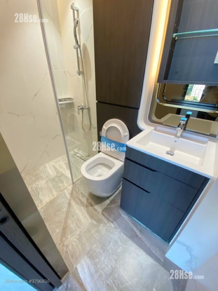 The Royale Sell 1 Bedroom , 1 Bathroom 292 ft²