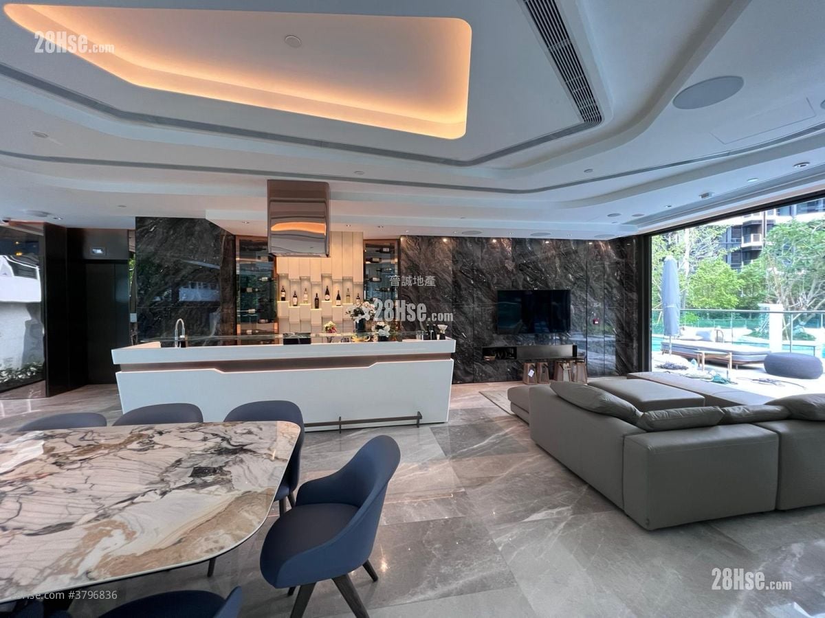 The Royale Sell 1 Bedroom , 1 Bathroom 292 ft²