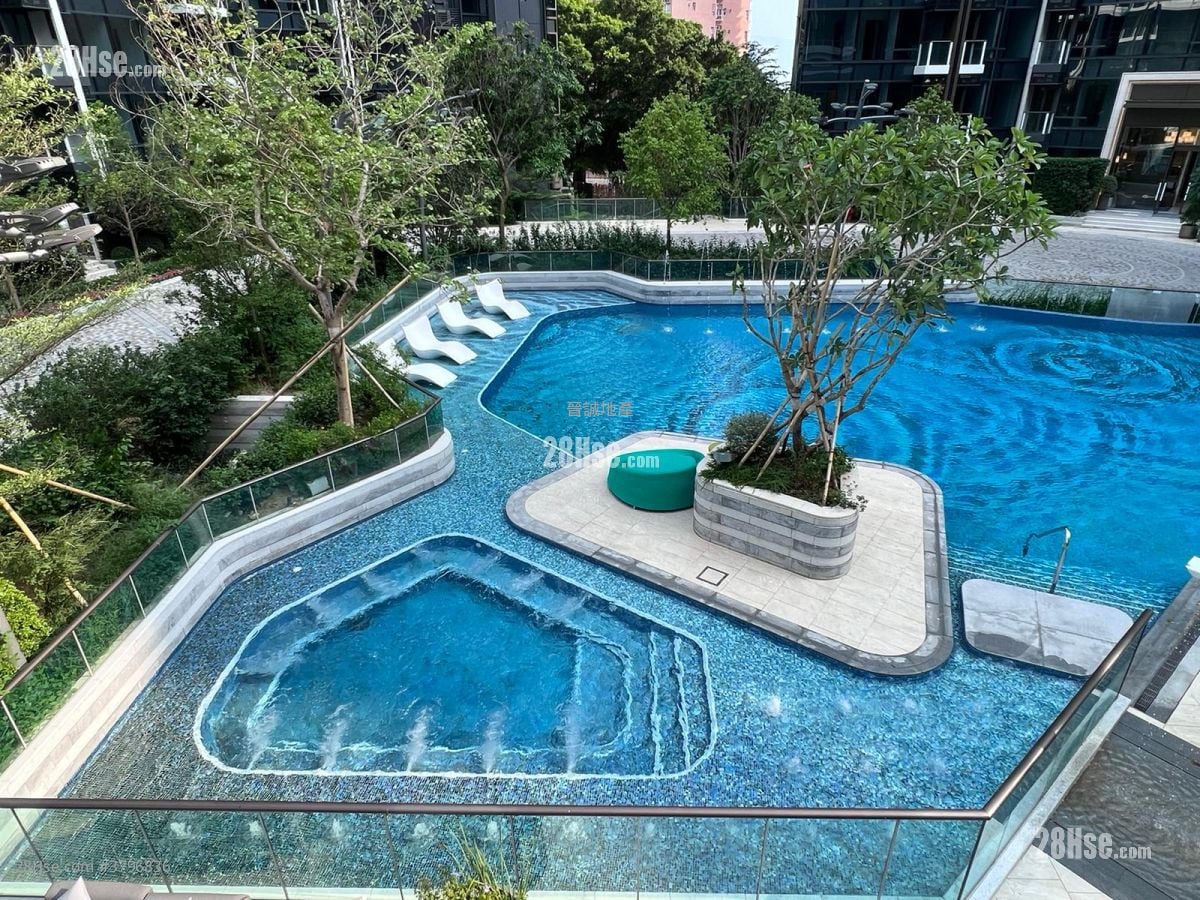 The Royale Sell 1 Bedroom , 1 Bathroom 292 ft²