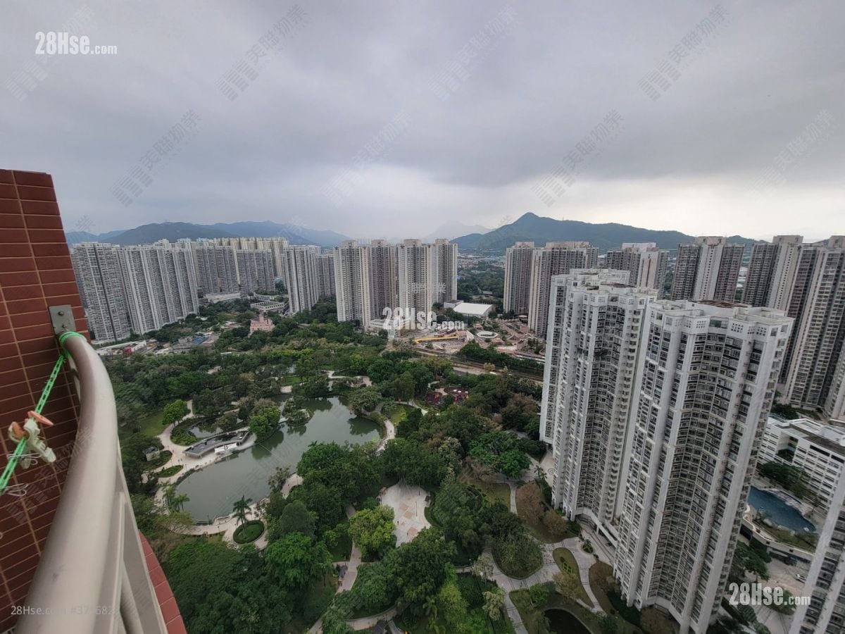 Central Park Towers Sell 2 Bedrooms , 1 Bathroom 496 ft²
