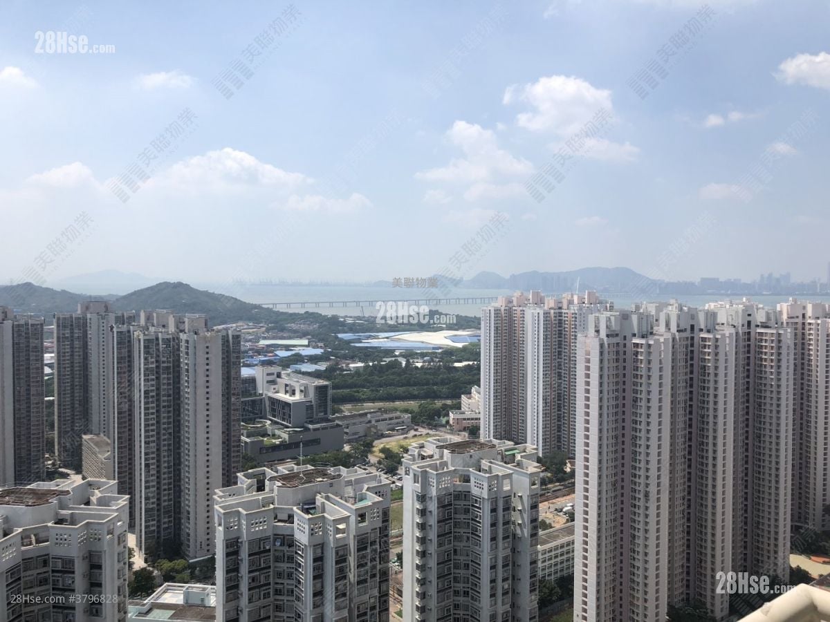 Central Park Towers Sell 2 Bedrooms , 1 Bathroom 496 ft²