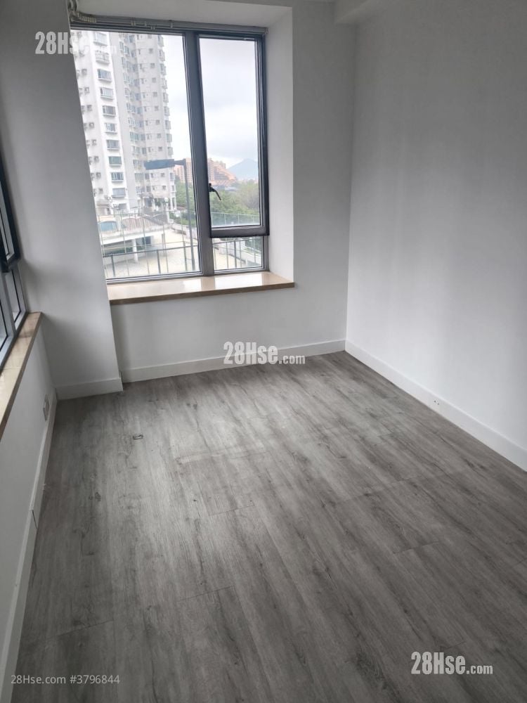 South Crest Rental 3 Bedrooms , 2 Bathrooms 928 ft²