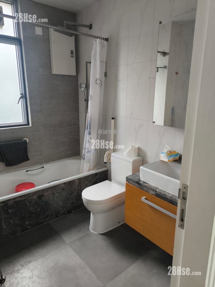 South Crest Rental 3 Bedrooms , 2 Bathrooms 928 ft²