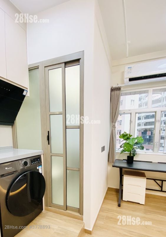 Yan On Building Rental 180 ft²