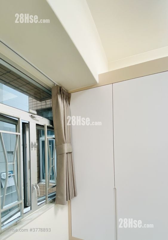 Yan On Building Rental 180 ft²