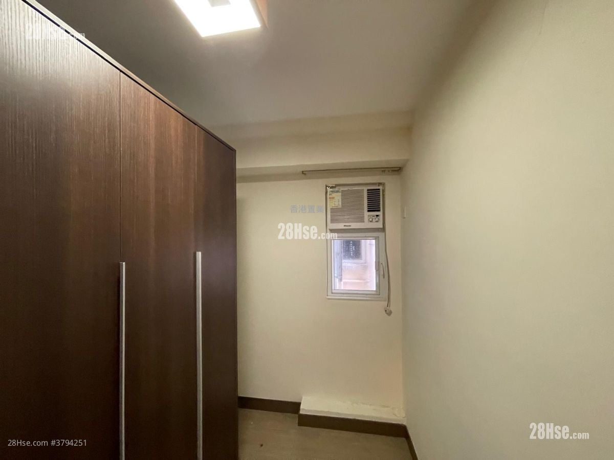 Mei Foo Sun Chuen Sell 2 Bedrooms 412 ft²