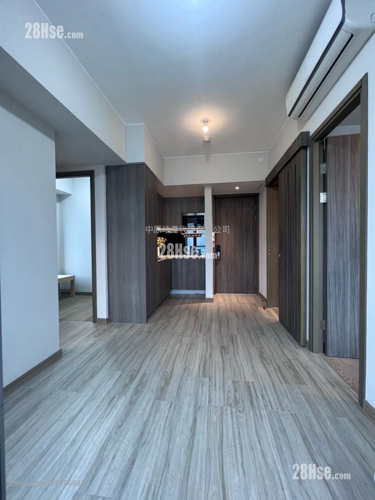 Park One Sell 3 Bedrooms 418 ft²