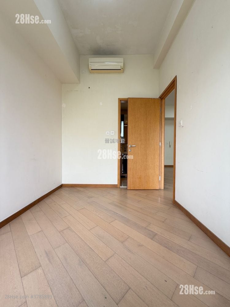 Avignon Rental 5+ Bedrooms , 4 Bathrooms 1,272 ft²