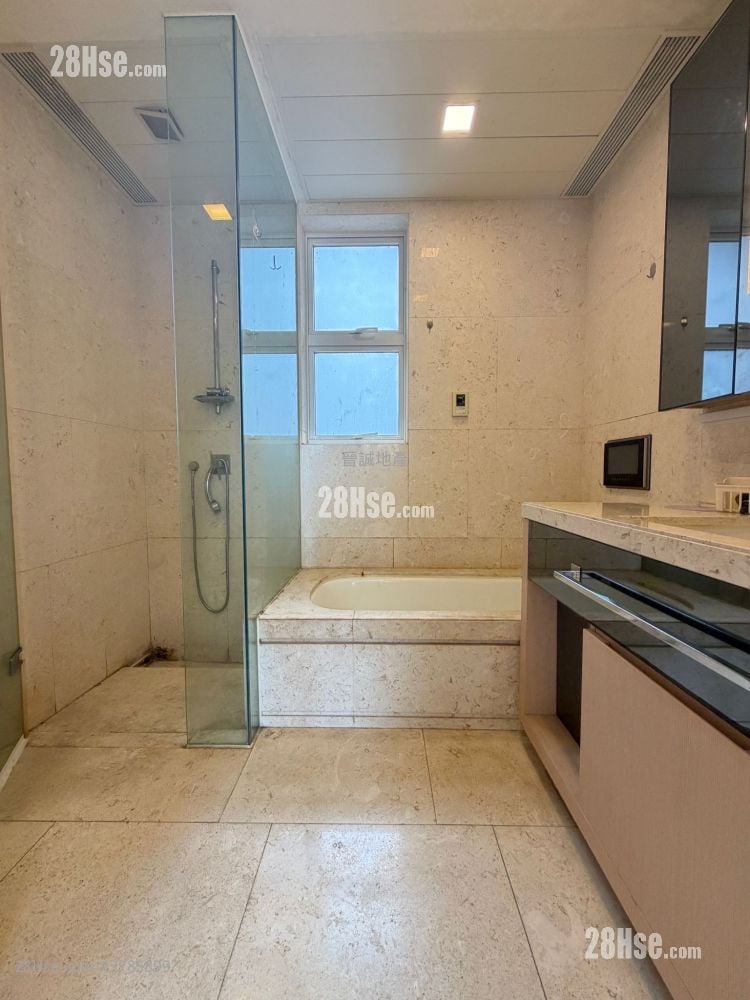 Avignon Rental 5+ Bedrooms , 4 Bathrooms 1,272 ft²