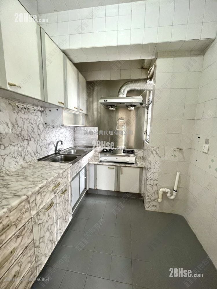 Tsuen Wan Plaza Sell 2 Bedrooms 433 ft²