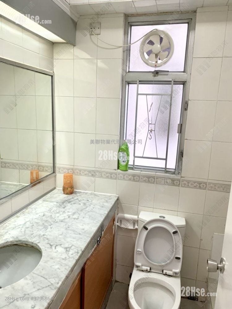 Tsuen Wan Plaza Sell 2 Bedrooms 433 ft²