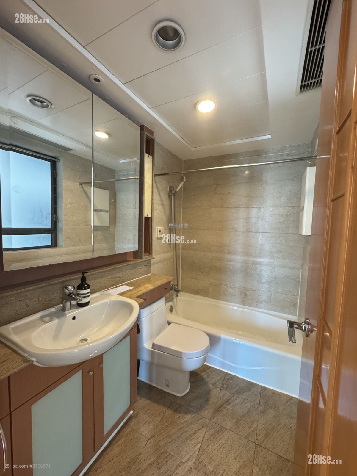 半岛豪庭 售盘 2 房 , 1 浴室 563 平方尺