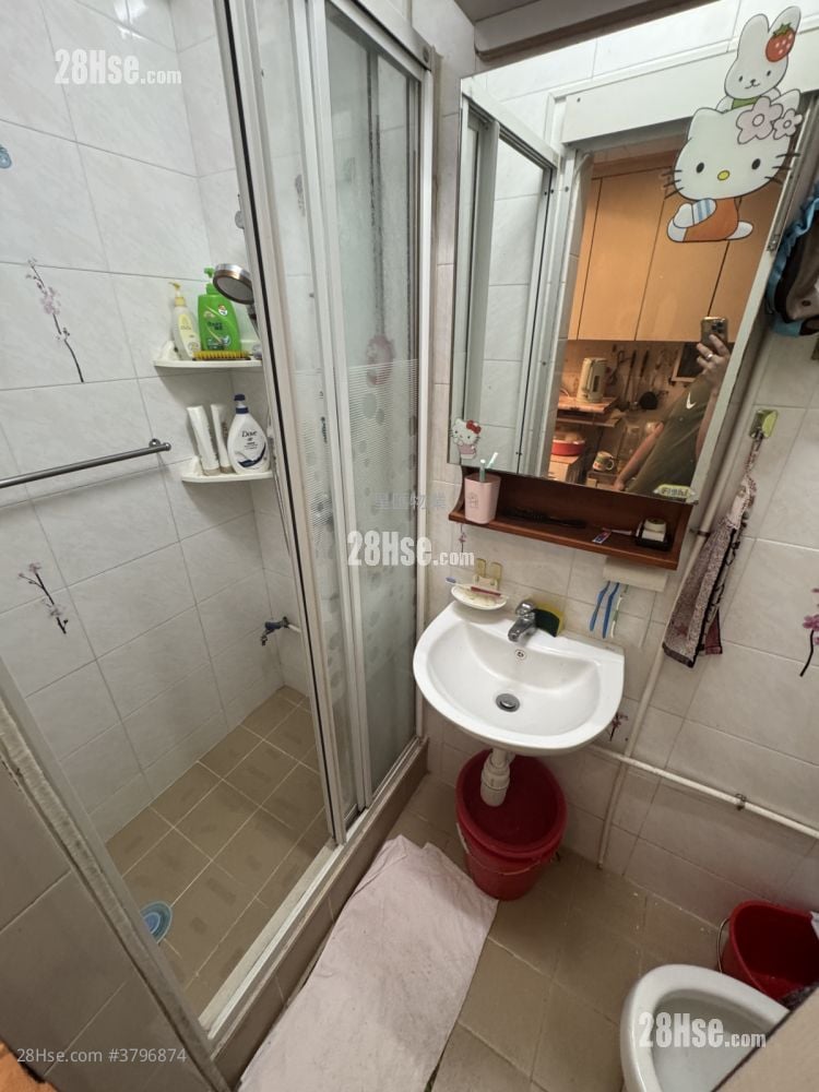 Kiu Ming Mansion Sell 2 Bedrooms , 1 Bathroom 329 ft²