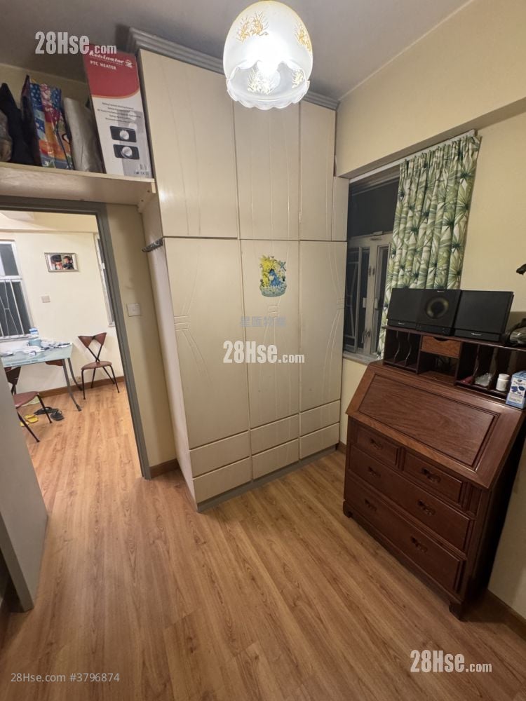 Kiu Ming Mansion Sell 2 Bedrooms , 1 Bathroom 329 ft²