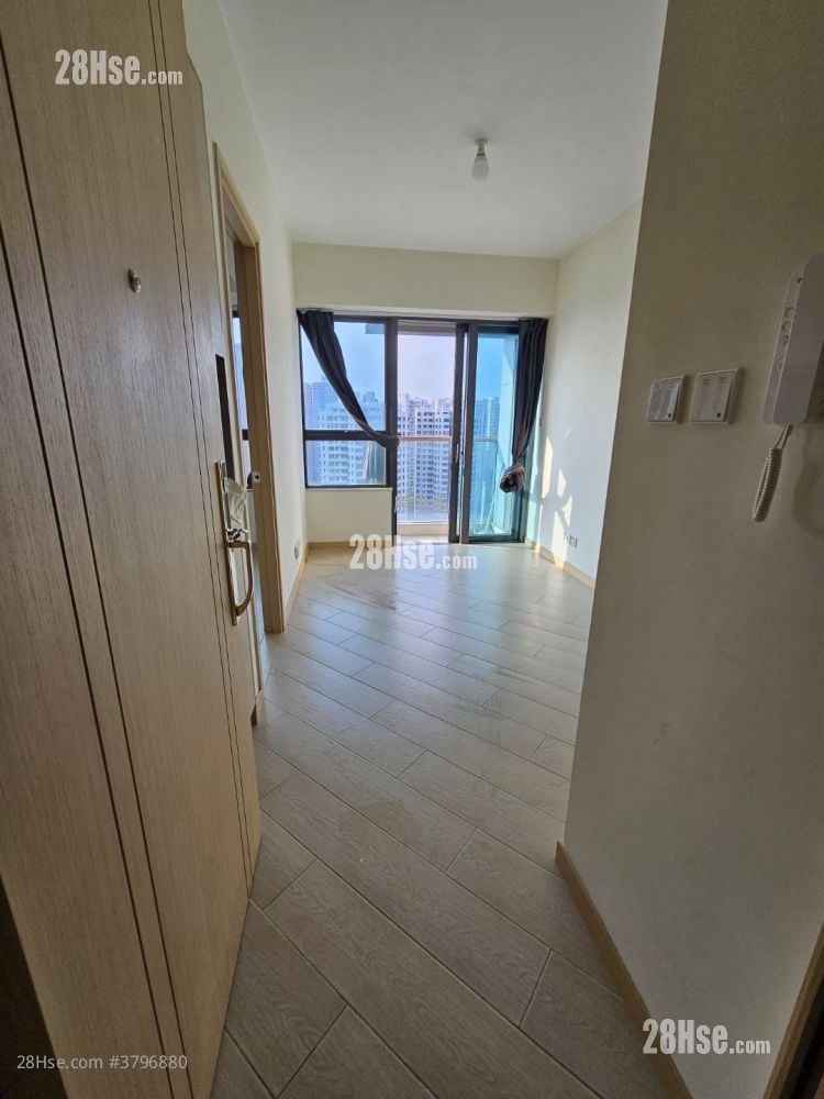 Commune Modern Sell 1 Bedroom , 1 Bathroom 294 ft²