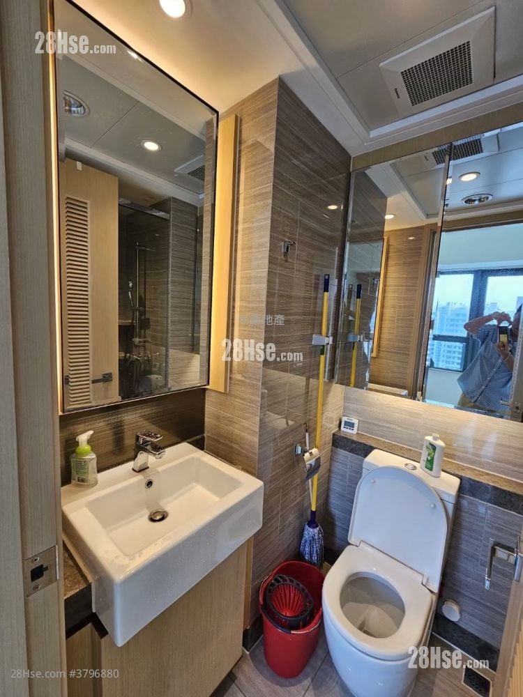 Commune Modern Sell 1 Bedroom , 1 Bathroom 294 ft²