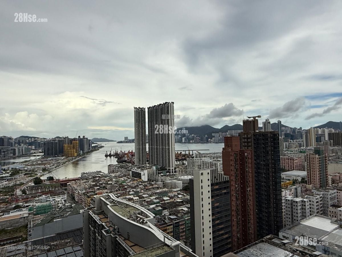 Sky Tower Sell 2 Bedrooms , 1 Bathroom 454 ft²