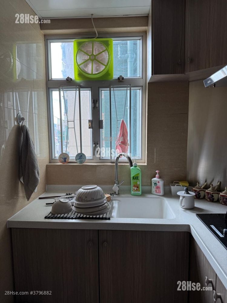 Sky Tower Sell 2 Bedrooms , 1 Bathroom 454 ft²